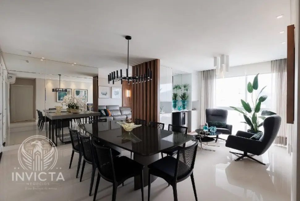 Apartamento com 4 quartos à venda, 167m2 em Centro, Balneario Camboriu - SC - imagem 1 Foto 1 de Apartamento com 4 quartos à venda, 167m2 em Centro, Balneario Camboriu - SC