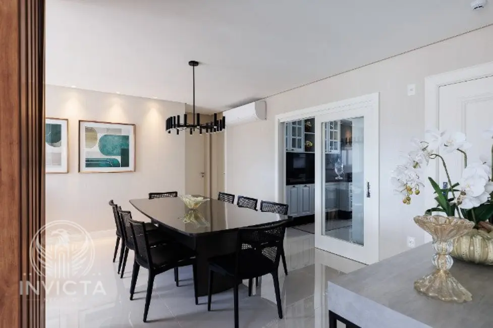 Apartamento com 4 quartos à venda, 167m2 em Centro, Balneario Camboriu - SC - imagem 2 Foto 2 de Apartamento com 4 quartos à venda, 167m2 em Centro, Balneario Camboriu - SC