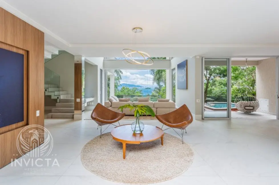 Casa com 4 quartos à venda, 524m2 em Balneario Camboriu - SC - imagem 1 Foto 1 de Casa com 4 quartos à venda, 524m2 em Balneario Camboriu - SC