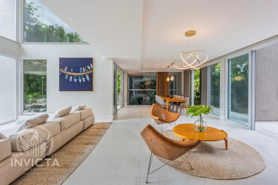 Casa com 4 quartos à venda, 524m2 em Balneario Camboriu - SC - imagem 2 Foto 2 de Casa com 4 quartos à venda, 524m2 em Balneario Camboriu - SC