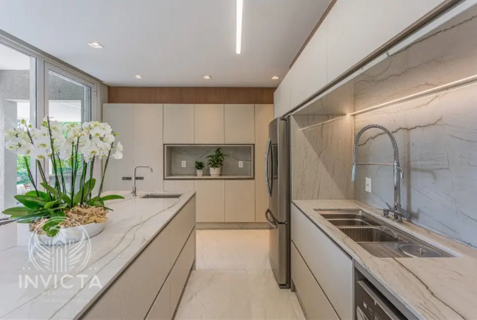 Casa com 4 quartos à venda, 524m2 em Balneario Camboriu - SC - imagem 9 Foto 9 de Casa com 4 quartos à venda, 524m2 em Balneario Camboriu - SC