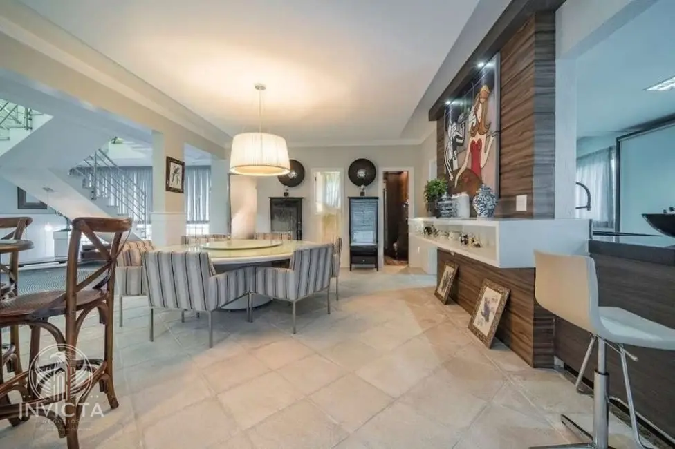 Casa com 4 quartos à venda, 447m2 em Praia do Estaleiro, Balneario Camboriu - SC - imagem 8 Foto 8 de Casa com 4 quartos à venda, 447m2 em Praia do Estaleiro, Balneario Camboriu - SC