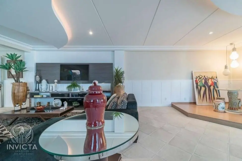 Casa com 4 quartos à venda, 447m2 em Praia do Estaleiro, Balneario Camboriu - SC - imagem 6 Foto 6 de Casa com 4 quartos à venda, 447m2 em Praia do Estaleiro, Balneario Camboriu - SC