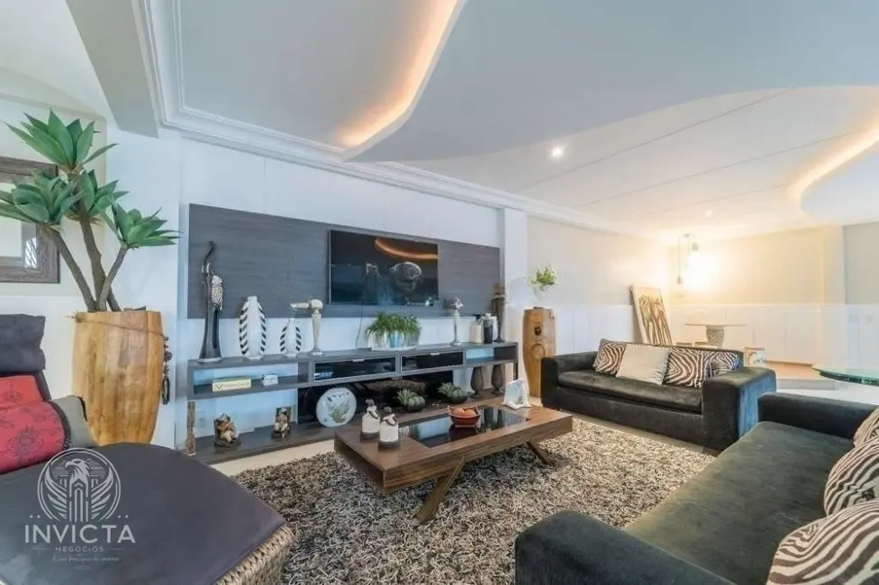 Casa com 4 quartos à venda, 447m2 em Praia do Estaleiro, Balneario Camboriu - SC - imagem 3 Foto 3 de Casa com 4 quartos à venda, 447m2 em Praia do Estaleiro, Balneario Camboriu - SC