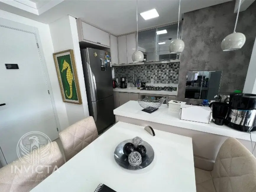 Apartamento com 2 quartos à venda, 57m2 em Centro, Balneario Camboriu - SC - imagem 6 Foto 6 de Apartamento com 2 quartos à venda, 57m2 em Centro, Balneario Camboriu - SC