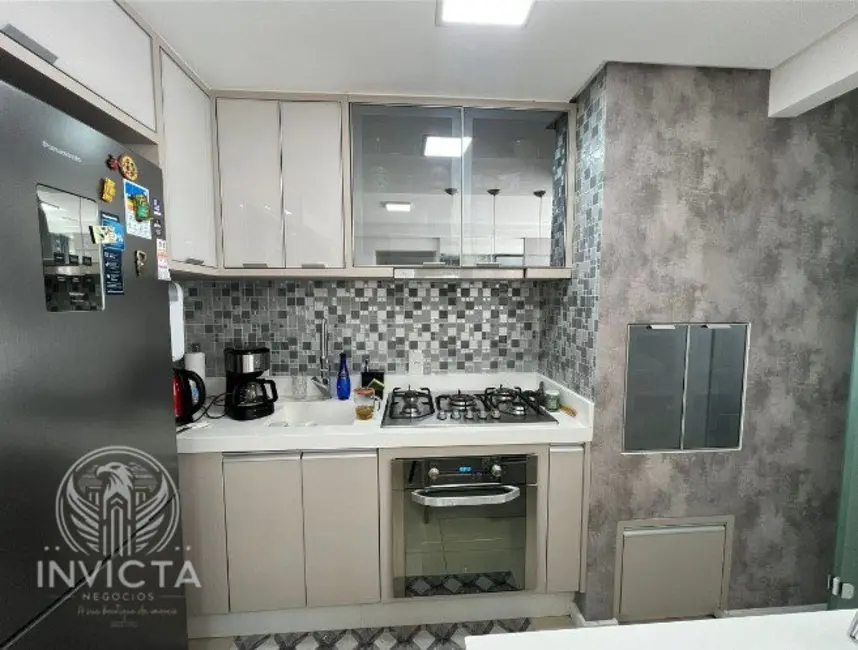 Apartamento com 2 quartos à venda, 57m2 em Centro, Balneario Camboriu - SC - imagem 9 Foto 9 de Apartamento com 2 quartos à venda, 57m2 em Centro, Balneario Camboriu - SC