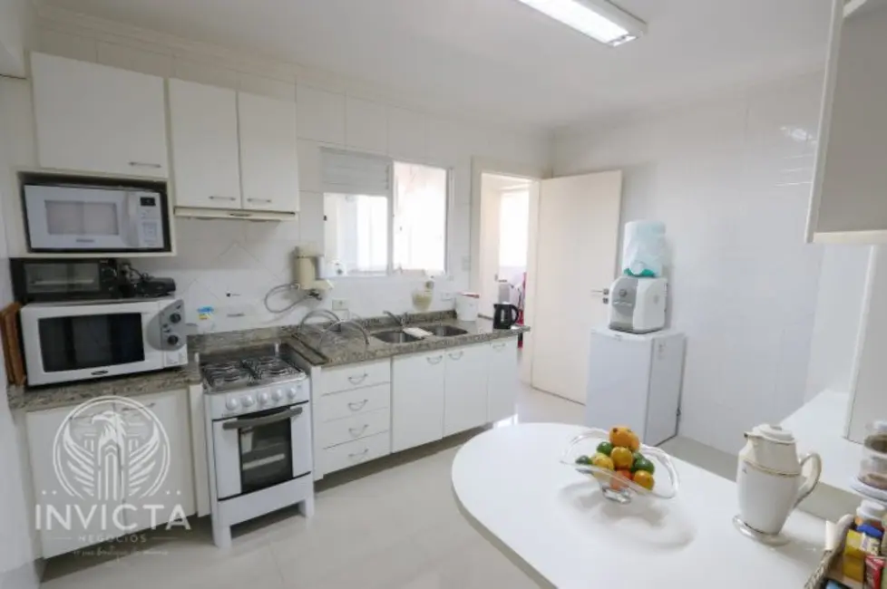 Apartamento com 4 quartos à venda, 250m2 em Centro, Balneario Camboriu - SC - imagem 8 Foto 8 de Apartamento com 4 quartos à venda, 250m2 em Centro, Balneario Camboriu - SC