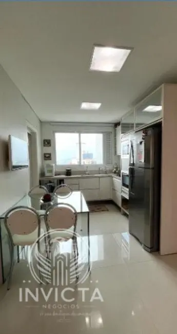 Apartamento com 4 quartos à venda, 180m2 em Centro, Balneario Camboriu - SC - imagem 7 Foto 7 de Apartamento com 4 quartos à venda, 180m2 em Centro, Balneario Camboriu - SC