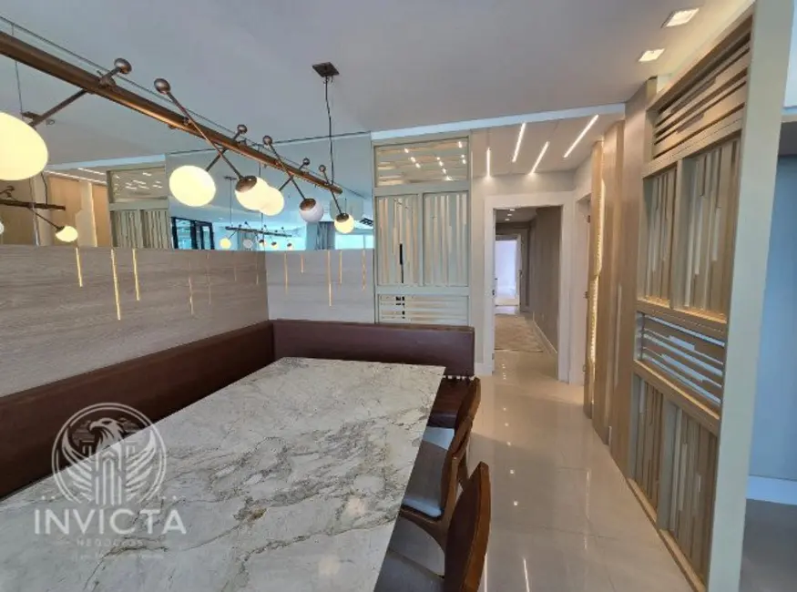 Apartamento com 3 quartos à venda, 136m2 em Centro, Balneario Camboriu - SC - imagem 5 Foto 5 de Apartamento com 3 quartos à venda, 136m2 em Centro, Balneario Camboriu - SC