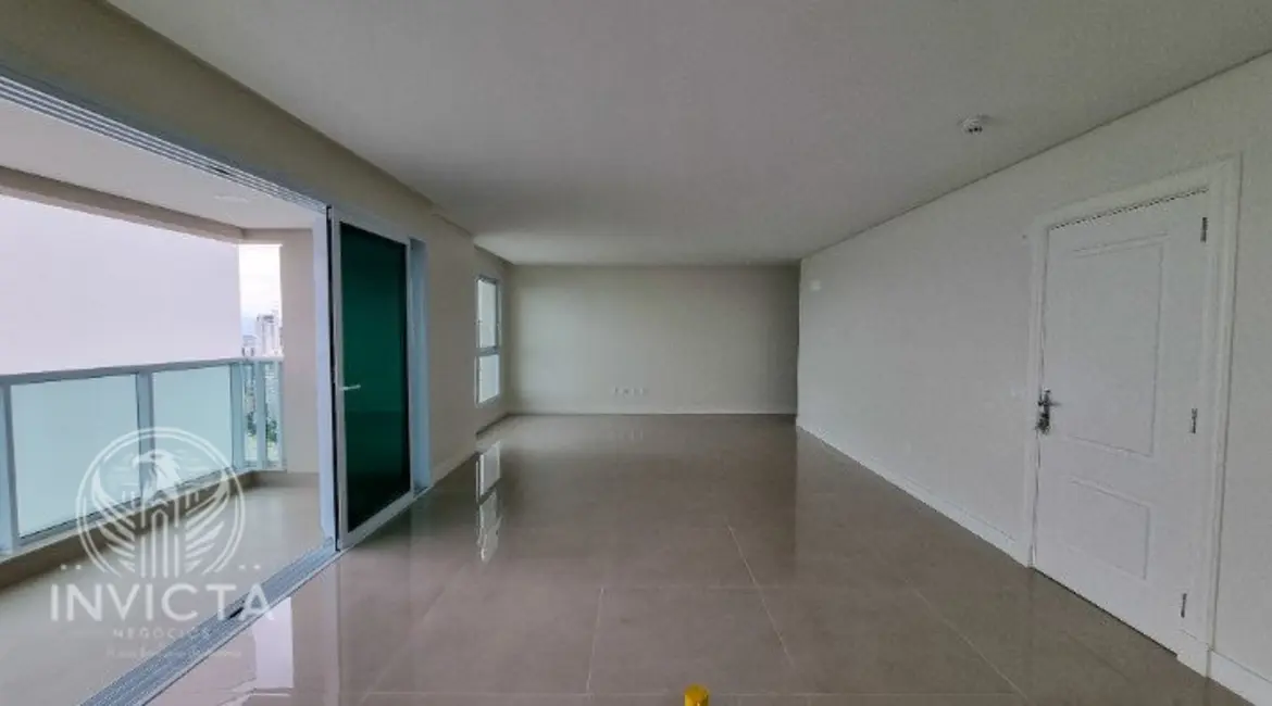 Apartamento com 4 quartos à venda, 161m2 em Pioneiros, Balneario Camboriu - SC - imagem 3 Foto 3 de Apartamento com 4 quartos à venda, 161m2 em Pioneiros, Balneario Camboriu - SC