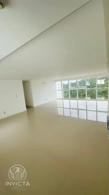 Apartamento com 4 quartos à venda, 150m2 em Pioneiros, Balneario Camboriu - SC - imagem 1 Foto 1 de Apartamento com 4 quartos à venda, 150m2 em Pioneiros, Balneario Camboriu - SC