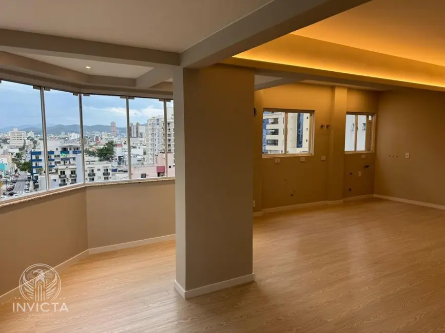 Apartamento com 2 quartos à venda, 76m2 em Centro, Balneario Camboriu - SC - imagem 3 Foto 3 de Apartamento com 2 quartos à venda, 76m2 em Centro, Balneario Camboriu - SC