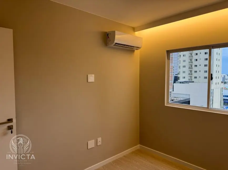 Apartamento com 2 quartos à venda, 76m2 em Centro, Balneario Camboriu - SC - imagem 7 Foto 7 de Apartamento com 2 quartos à venda, 76m2 em Centro, Balneario Camboriu - SC