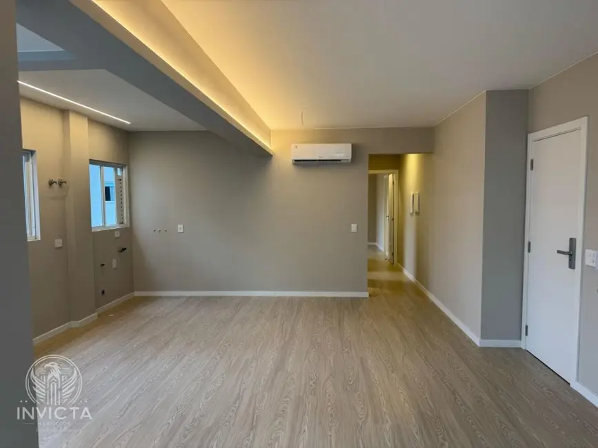 Apartamento com 2 quartos à venda, 76m2 em Centro, Balneario Camboriu - SC - imagem 4 Foto 4 de Apartamento com 2 quartos à venda, 76m2 em Centro, Balneario Camboriu - SC