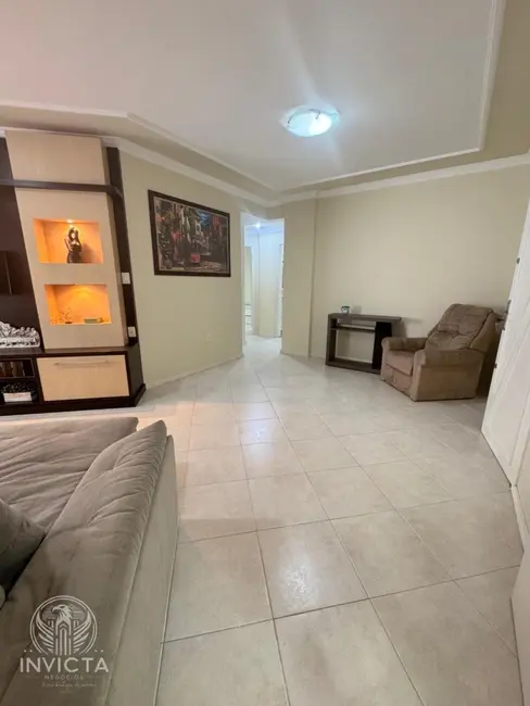 Apartamento com 3 quartos à venda, 119m2 em Centro, Balneario Camboriu - SC - imagem 3 Foto 3 de Apartamento com 3 quartos à venda, 119m2 em Centro, Balneario Camboriu - SC