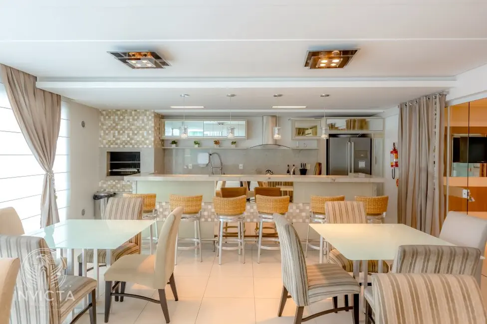 Apartamento com 3 quartos à venda, 131m2 em Centro, Balneario Camboriu - SC - imagem 3 Foto 3 de Apartamento com 3 quartos à venda, 131m2 em Centro, Balneario Camboriu - SC