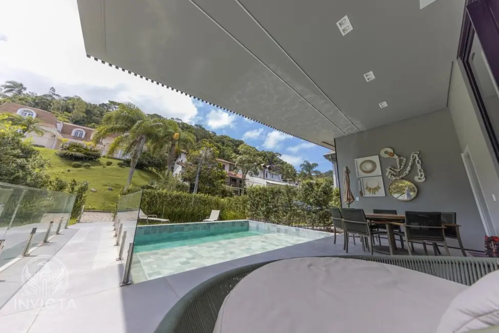 Foto 1 de Casa com 4 quartos à venda, 380m2 em Estados, Balneario Camboriu - SC