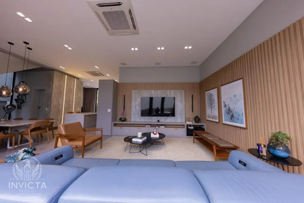 Casa com 4 quartos à venda, 380m2 em Estados, Balneario Camboriu - SC - imagem 5 Foto 5 de Casa com 4 quartos à venda, 380m2 em Estados, Balneario Camboriu - SC