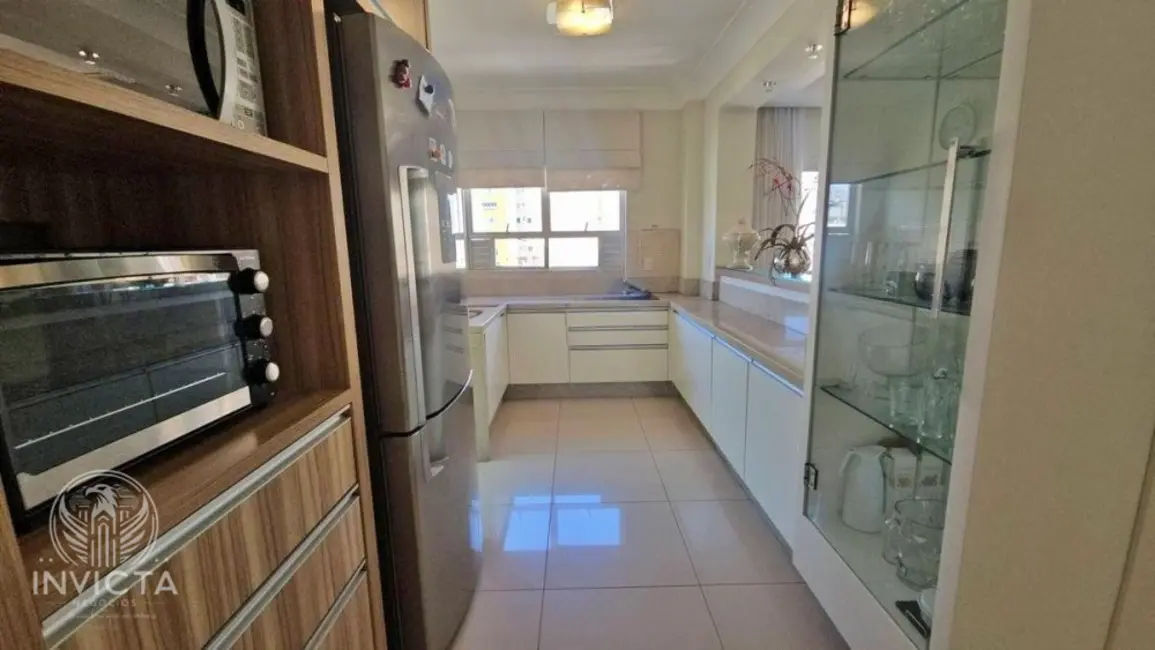 Apartamento com 3 quartos à venda, 134m2 em Centro, Balneario Camboriu - SC - imagem 5 Foto 5 de Apartamento com 3 quartos à venda, 134m2 em Centro, Balneario Camboriu - SC