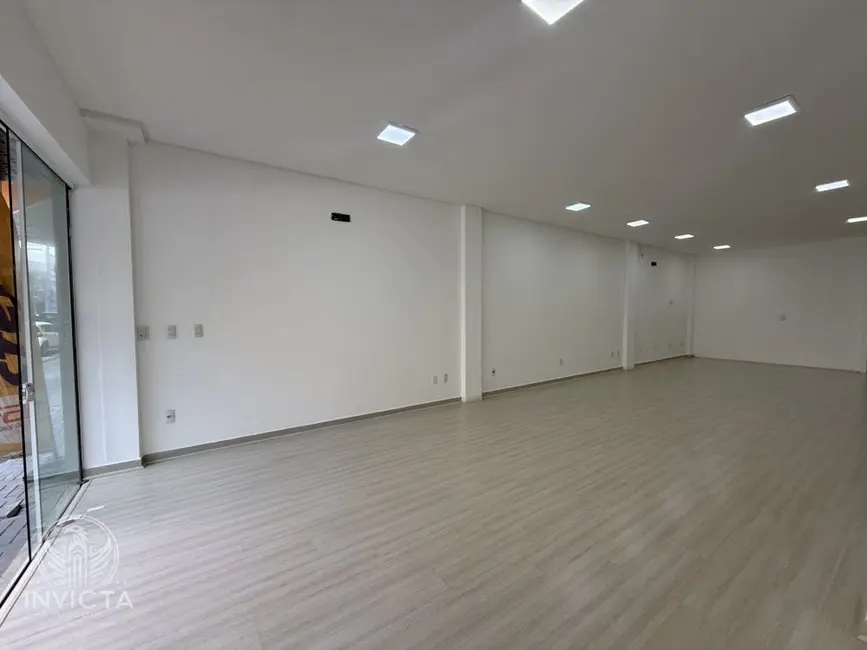 Foto 3 de Sala Comercial para alugar, 150m2 em Meia Praia, Itapema - SC