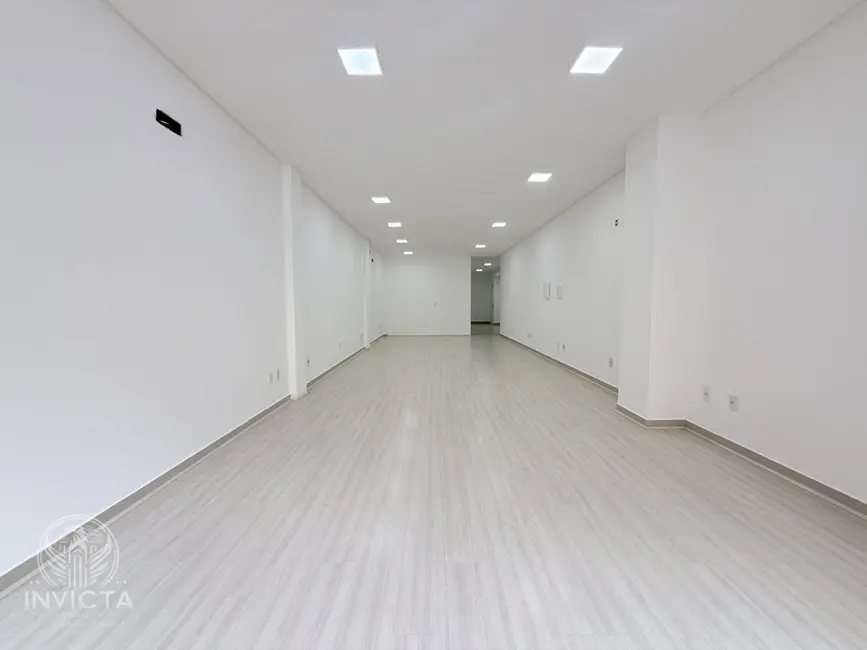 Foto 4 de Sala Comercial para alugar, 150m2 em Meia Praia, Itapema - SC