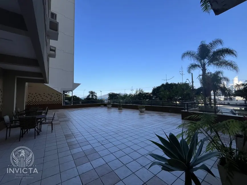 Foto 2 de Apartamento com 3 quartos à venda, 110m2 em Pioneiros, Balneario Camboriu - SC