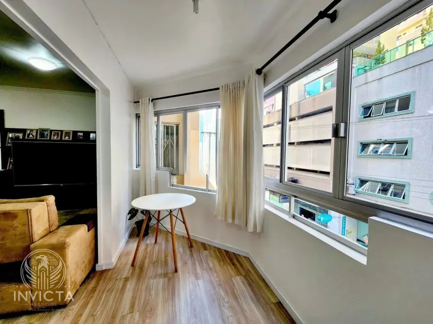 Apartamento com 3 quartos à venda, 136m2 em Centro, Balneario Camboriu - SC - imagem 3 Foto 3 de Apartamento com 3 quartos à venda, 136m2 em Centro, Balneario Camboriu - SC