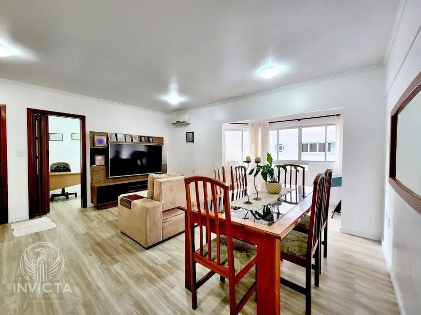 Apartamento com 3 quartos à venda, 136m2 em Centro, Balneario Camboriu - SC - imagem 4 Foto 4 de Apartamento com 3 quartos à venda, 136m2 em Centro, Balneario Camboriu - SC