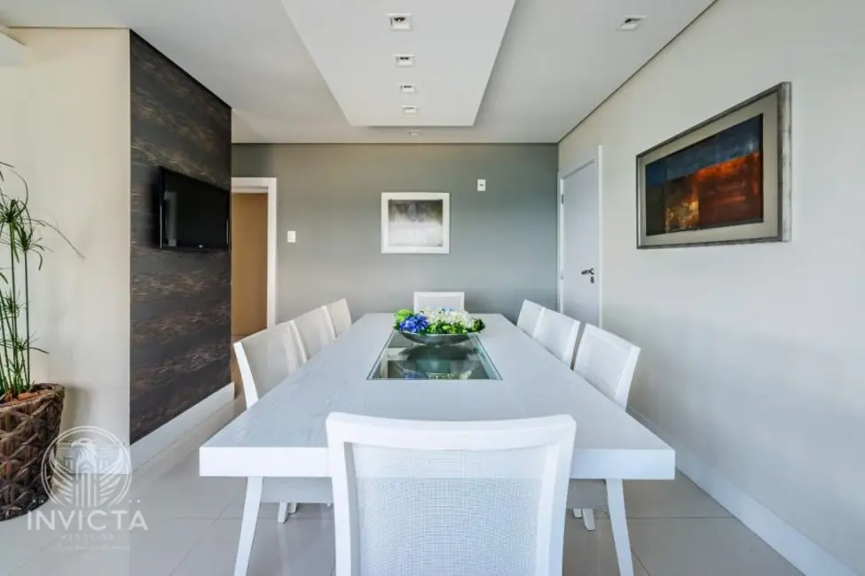 Apartamento com 4 quartos à venda, 140m2 em Centro, Balneario Camboriu - SC - imagem 8 Foto 8 de Apartamento com 4 quartos à venda, 140m2 em Centro, Balneario Camboriu - SC