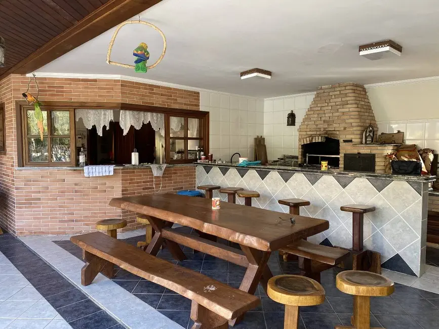 Foto 4 de Casa com 6 quartos à venda, 577m2 em Ubatuba - SP