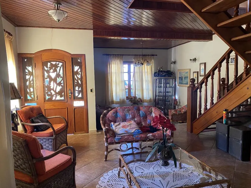 Foto 6 de Casa com 6 quartos à venda, 577m2 em Ubatuba - SP