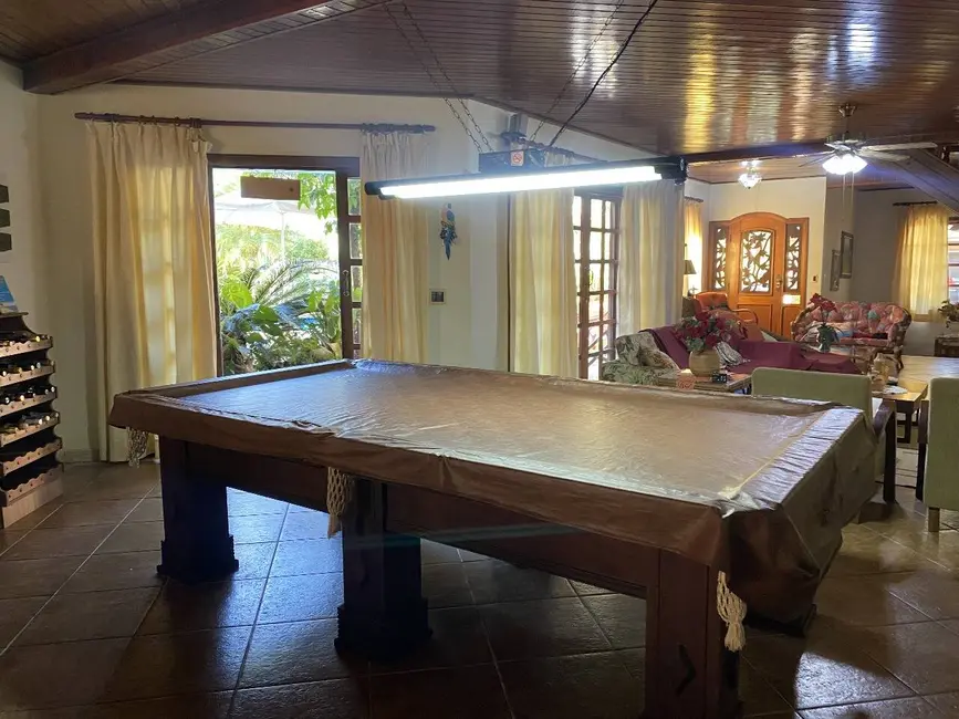 Foto 5 de Casa com 6 quartos à venda, 577m2 em Ubatuba - SP