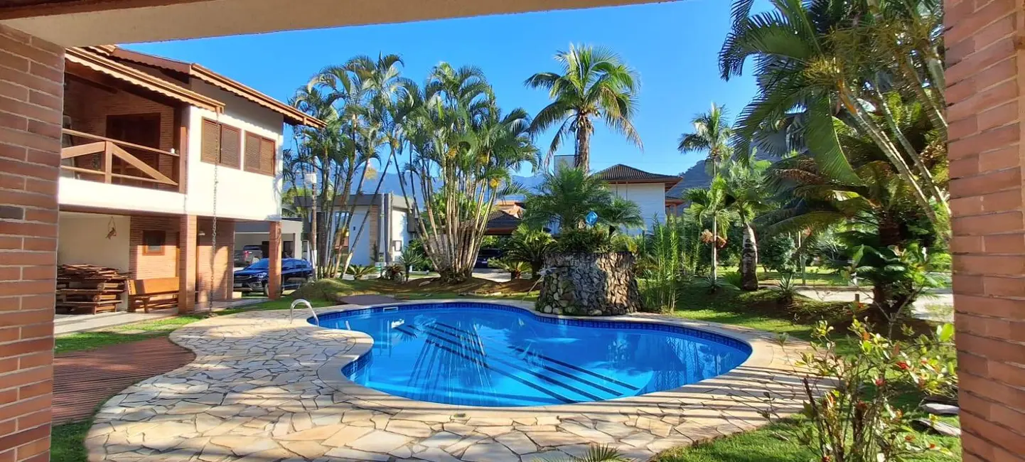 Foto 1 de Casa com 6 quartos à venda, 577m2 em Ubatuba - SP