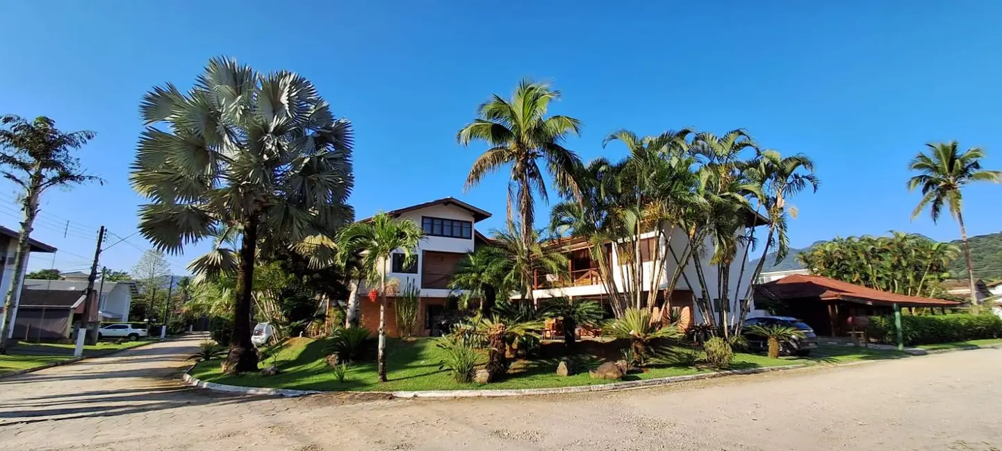 Foto 2 de Casa com 6 quartos à venda, 577m2 em Ubatuba - SP