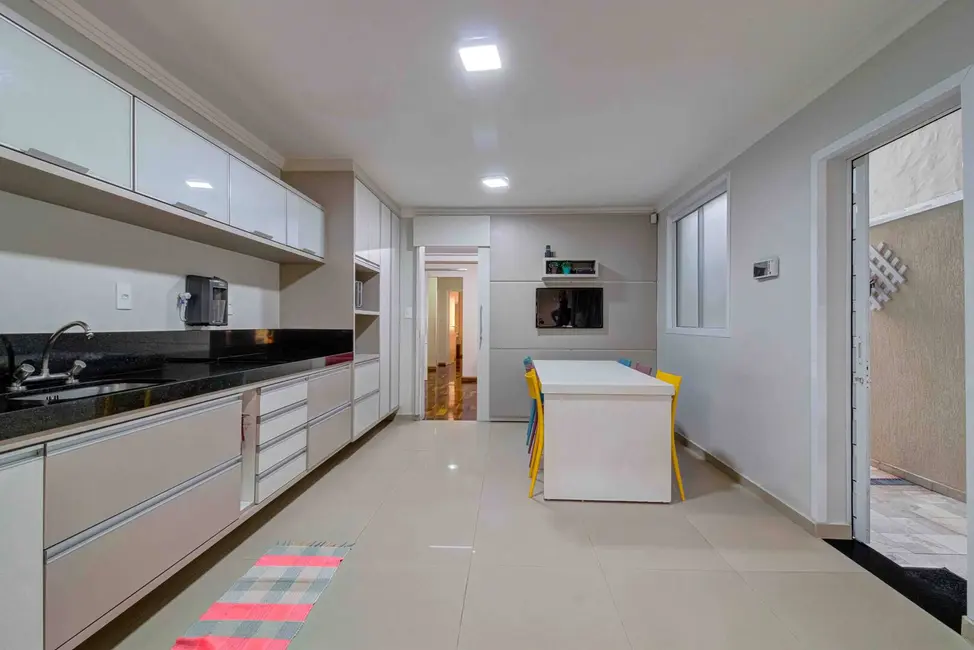 Foto 4 de Casa à venda, 252m2 em Sao Jose Dos Campos - SP
