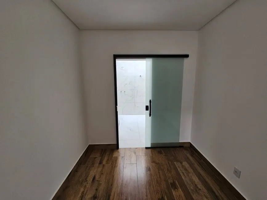 Foto 6 de Casa à venda, 196m2 em Parque Califórnia, Jacarei - SP