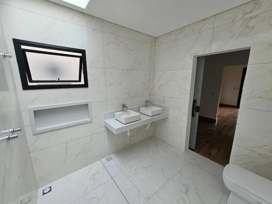 Foto 5 de Casa à venda, 196m2 em Parque Califórnia, Jacarei - SP