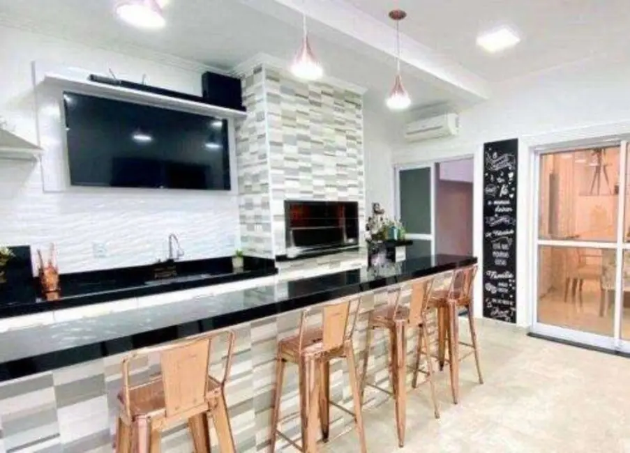 Foto 3 de Casa à venda, 230m2 em Sao Jose Dos Campos - SP