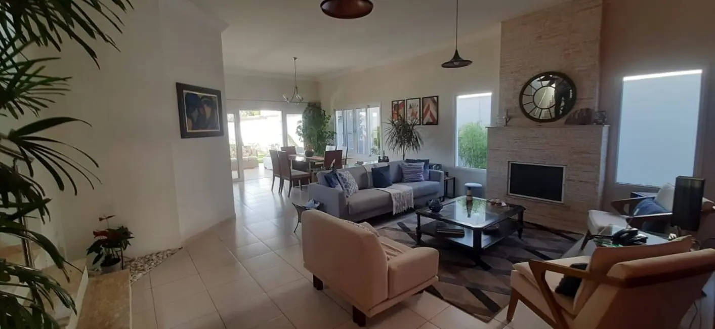 Casa à venda, 272m2 em Sao Jose Dos Campos - SP - imagem 2 Foto 2 de Casa à venda, 272m2 em Sao Jose Dos Campos - SP