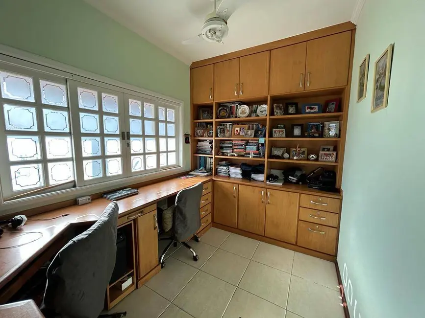 Foto 9 de Casa à venda, 330m2 em Sao Jose Dos Campos - SP