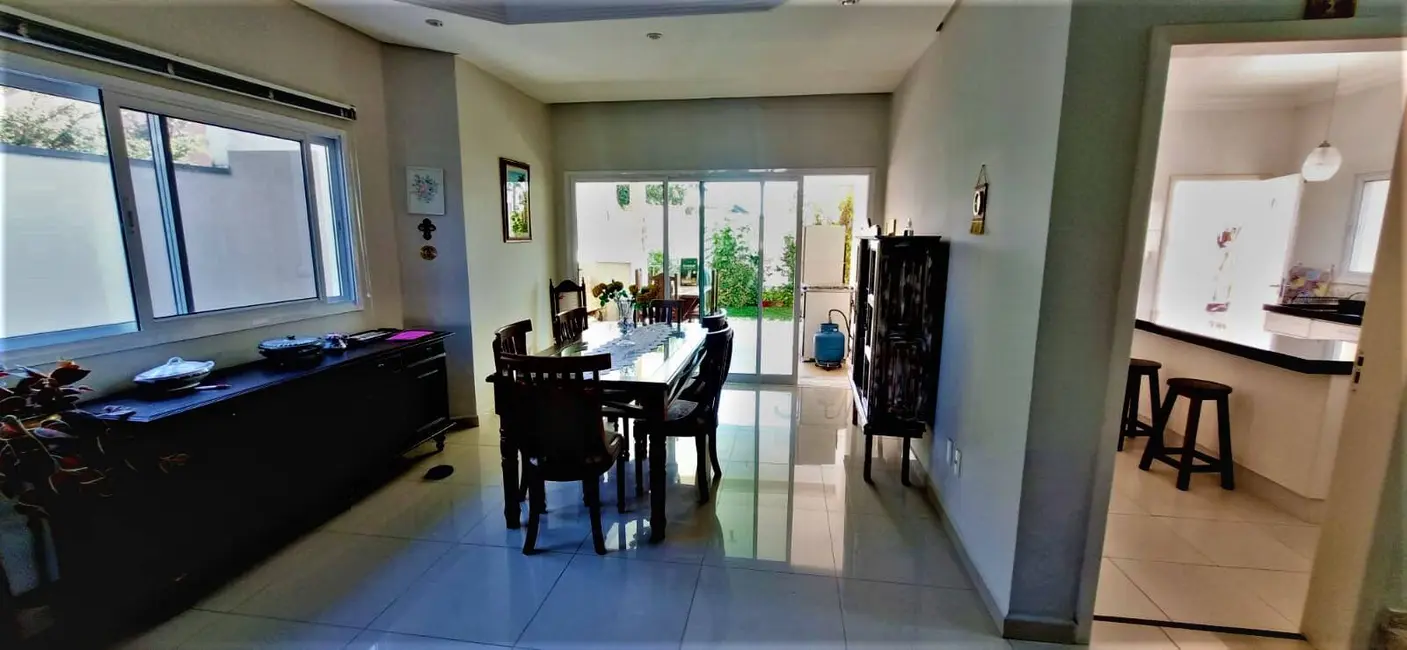 Foto 3 de Casa à venda, 240m2 em Sao Jose Dos Campos - SP