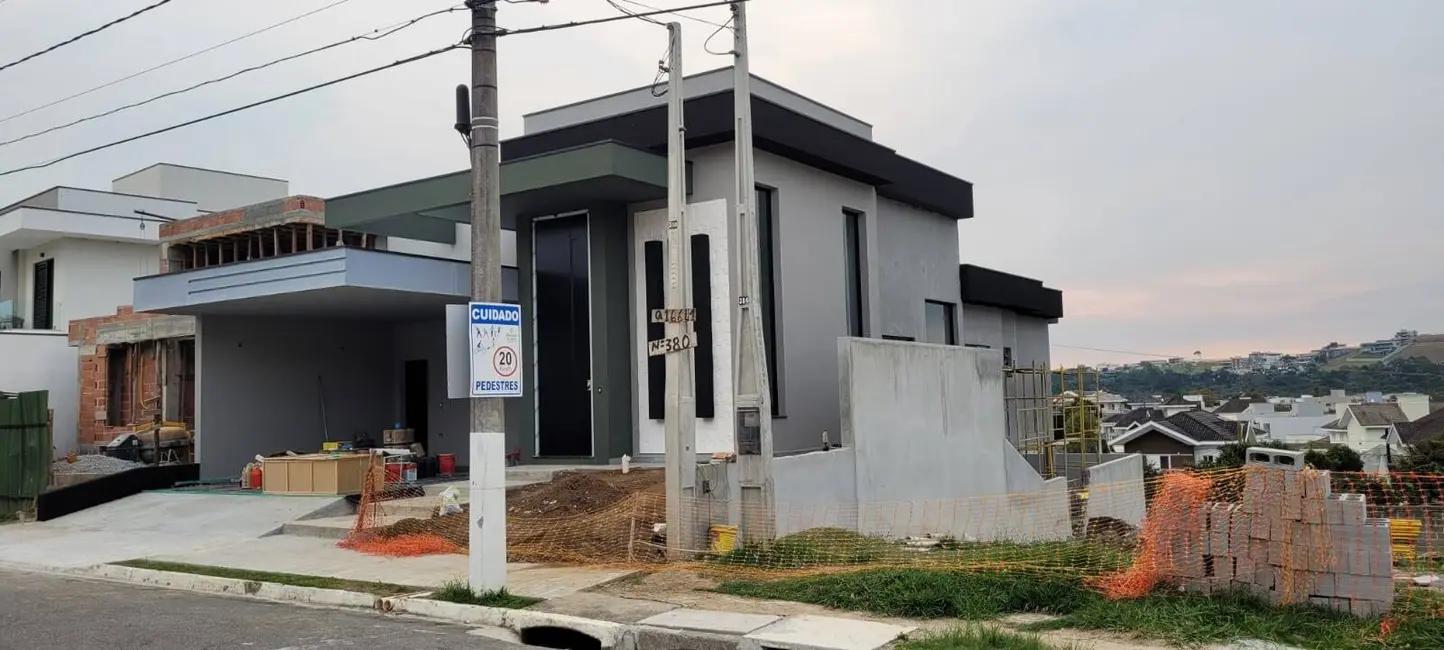 Foto 2 de Casa à venda, 330m2 em Sao Jose Dos Campos - SP