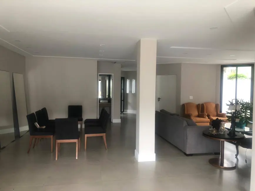 Casa à venda e para alugar, 600m2 em Sao Jose Dos Campos - SP - imagem 9 Foto 9 de Casa à venda e para alugar, 600m2 em Sao Jose Dos Campos - SP