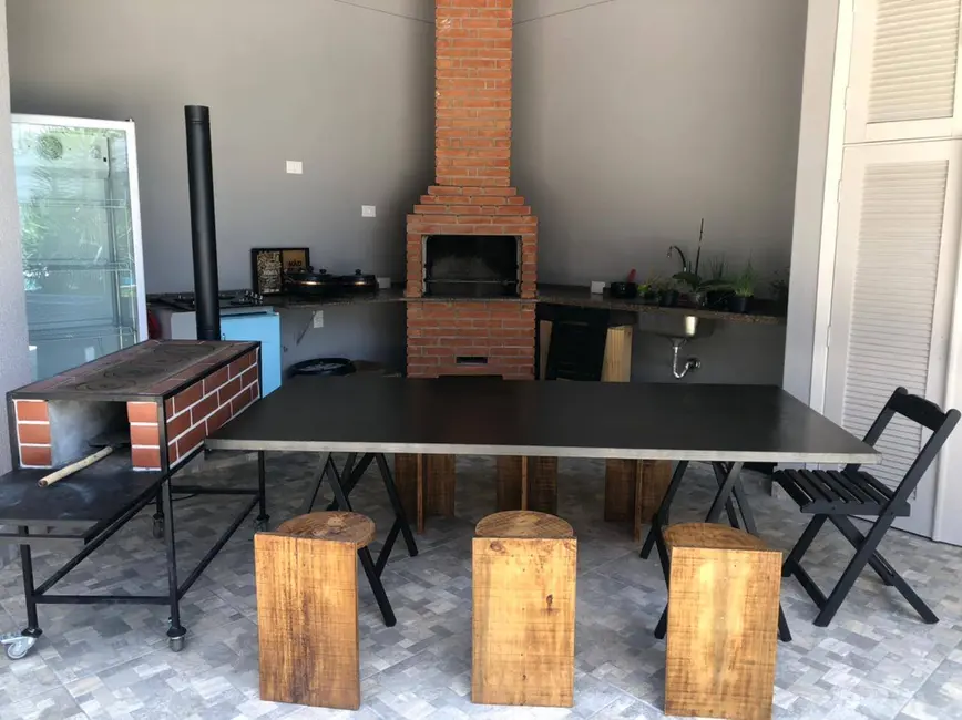 Casa à venda e para alugar, 600m2 em Sao Jose Dos Campos - SP - imagem 3 Foto 3 de Casa à venda e para alugar, 600m2 em Sao Jose Dos Campos - SP