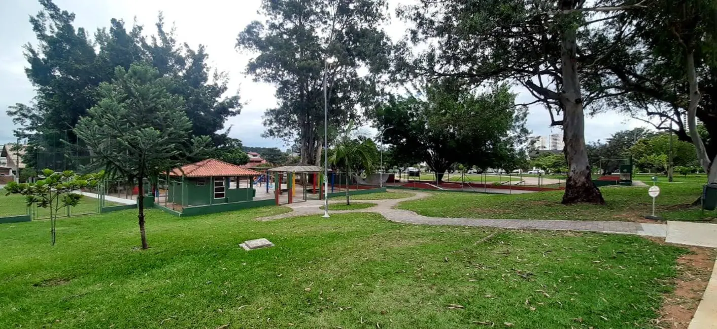 Casa à venda, 750m2 em Sao Jose Dos Campos - SP - imagem 3 Foto 3 de Casa à venda, 750m2 em Sao Jose Dos Campos - SP