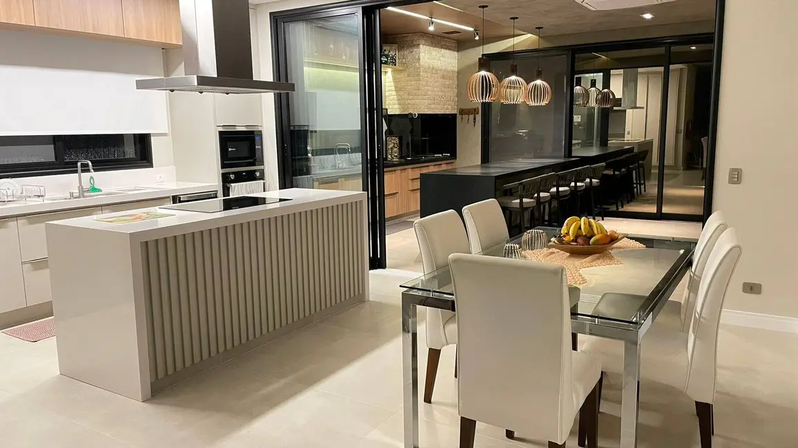 Casa com 4 quartos à venda, 459m2 em Sao Jose Dos Campos - SP - imagem 8 Foto 8 de Casa com 4 quartos à venda, 459m2 em Sao Jose Dos Campos - SP