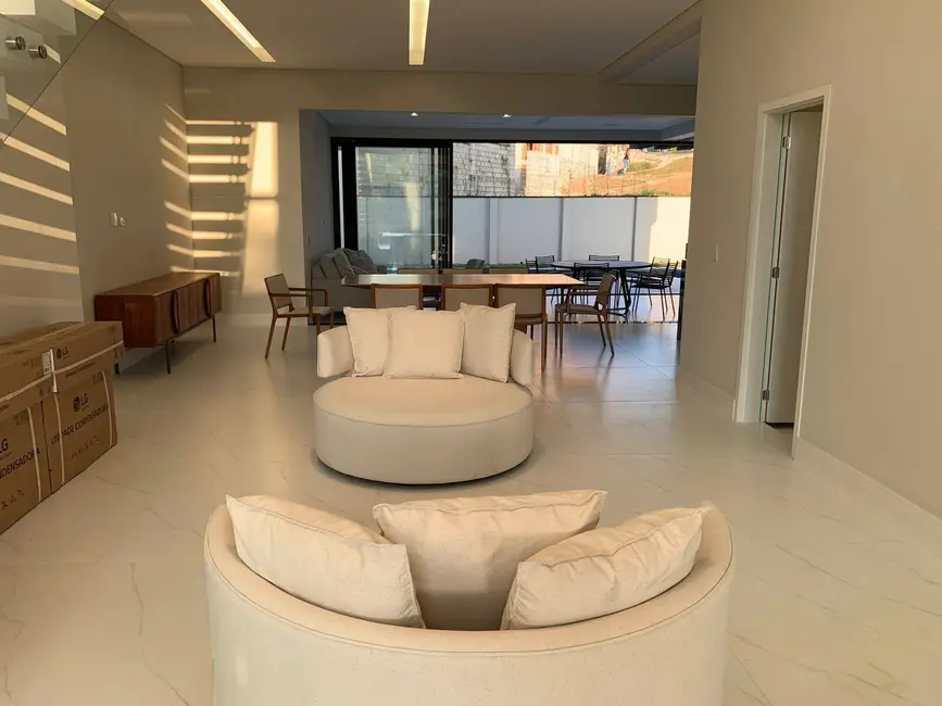 Foto 8 de Casa à venda e para alugar, 540m2 em Sao Jose Dos Campos - SP