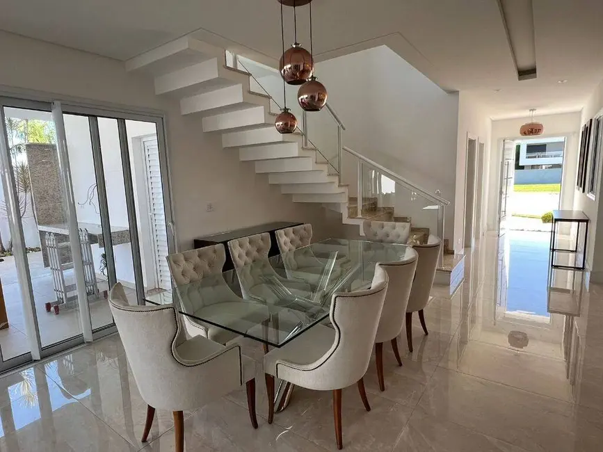 Casa à venda, 450m2 em Sao Jose Dos Campos - SP - imagem 8 Foto 8 de Casa à venda, 450m2 em Sao Jose Dos Campos - SP