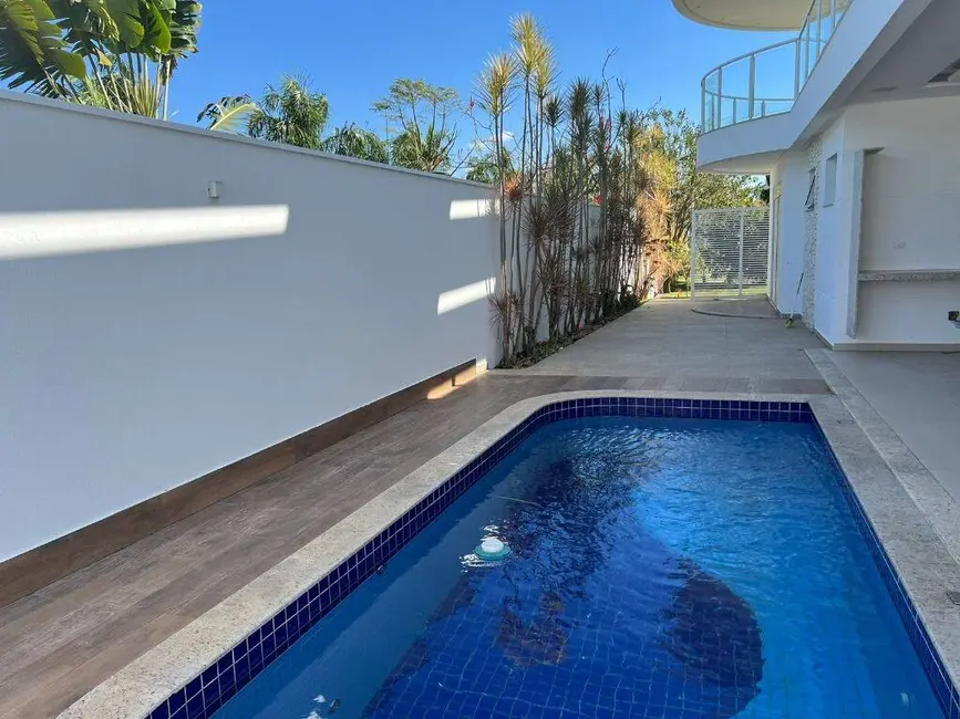 Casa à venda, 450m2 em Sao Jose Dos Campos - SP - imagem 2 Foto 2 de Casa à venda, 450m2 em Sao Jose Dos Campos - SP