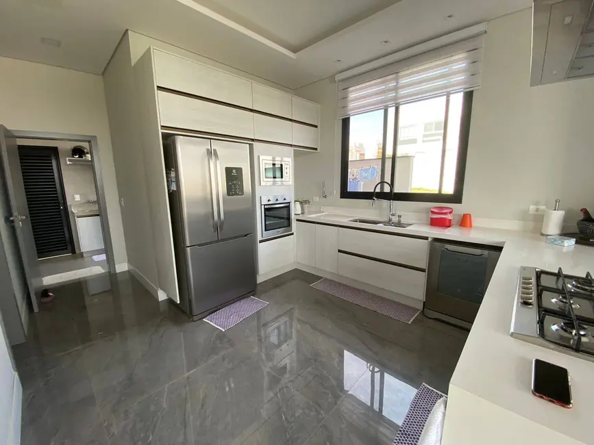 Foto 2 de Casa à venda, 700m2 em Sao Jose Dos Campos - SP